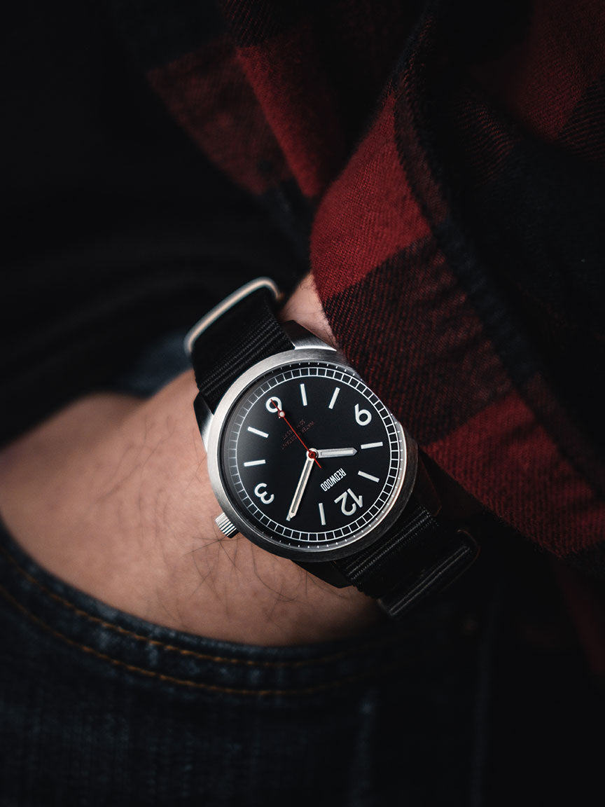Field v3 - Black (Solar)